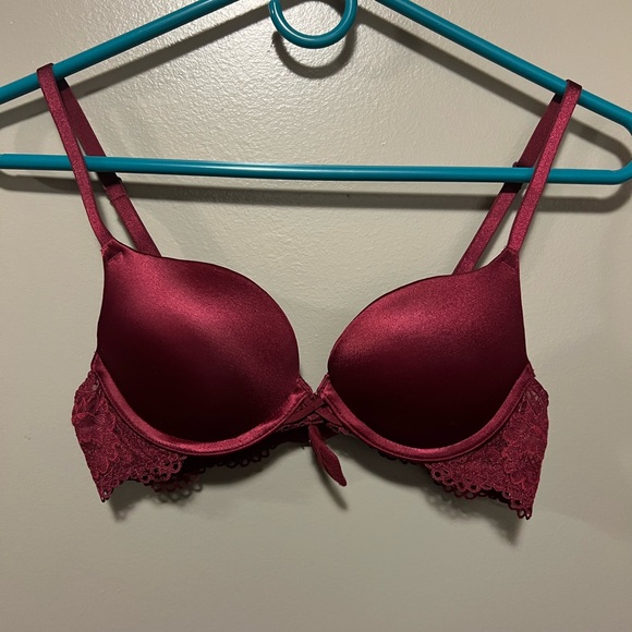 Ambrielle Other - Women’s Ambrielle bra, 34A, push up, burgundy